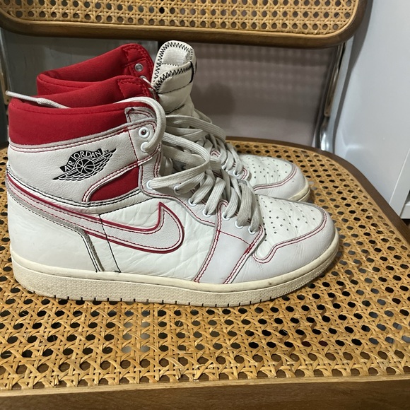 Jordan 1 Retro High
Phantom Gym Red - Picture 1 of 3